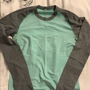 Lululemon top